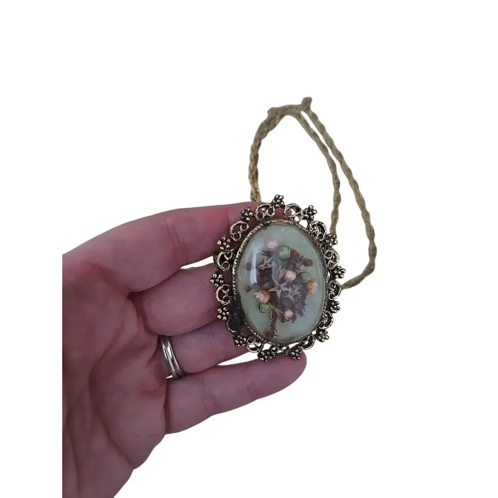 Vintage Gold Tone Dried Flowers Bisque Filigree Cameo Brooch Pendant‎ Necklace